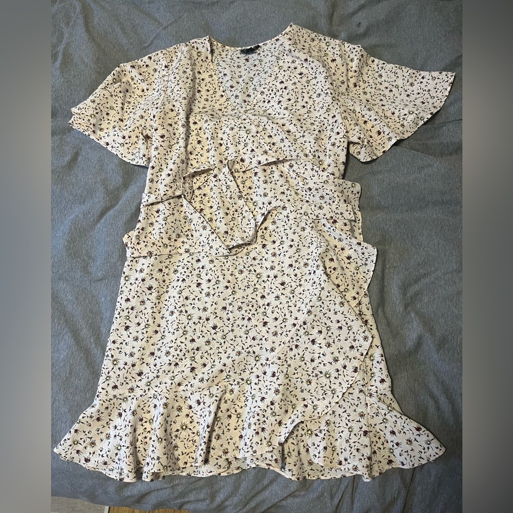 Floral Ruffle wrap Dress by Topshop
